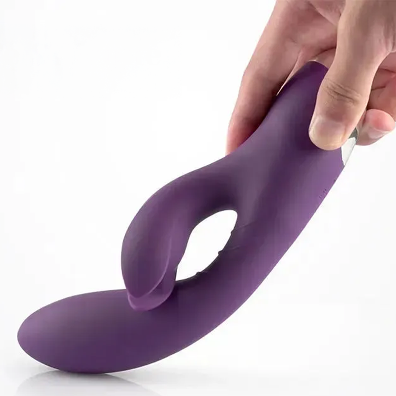 Vibrador Luxury Rabbit Tracy’s Dog - Vibrador 2 em 1 - Vibrador Rabbit - Estimulador de Clitóris - Vibrador Ponto G - Vibrador com Dupla Estimulação - Vibrador Recarregável - Vibrador de Silicone - Vibrador Resistente à Água - Sex Toy Feminino - Vibrador Potente - Vibrador para Orgasmo Duplo - Vibrador com 10 Modos de Vibração - Vibrador Ergonômico