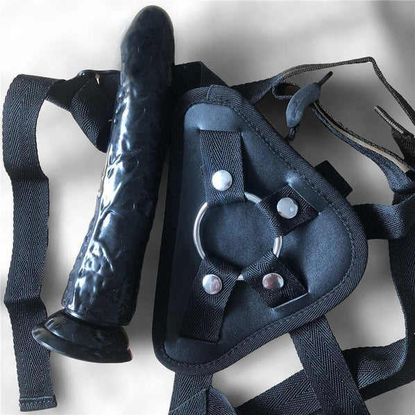 Strap On Cinta com Dildo Consolo Grosso em Silicone - Libertina Sex Shop - casais, consolo, dildo, dildo com cinta, dildo grosso, lgbt, penis de borracha, vibrador com cinta, vibrador strapon - Sex Shop Vibradores